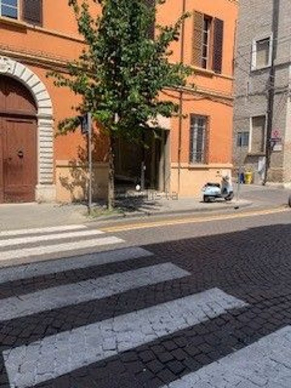 negozio in affitto a Forlì