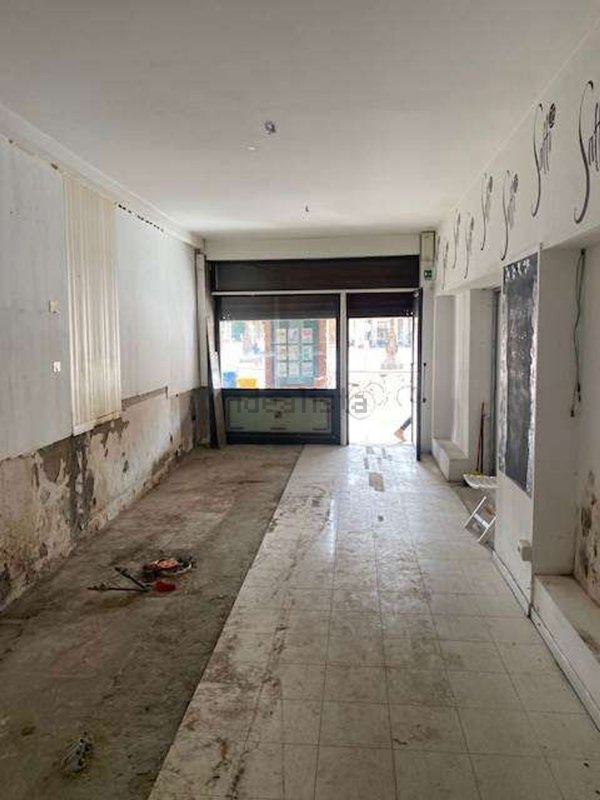 locale commerciale in affitto a Forlì in zona Centro Storico