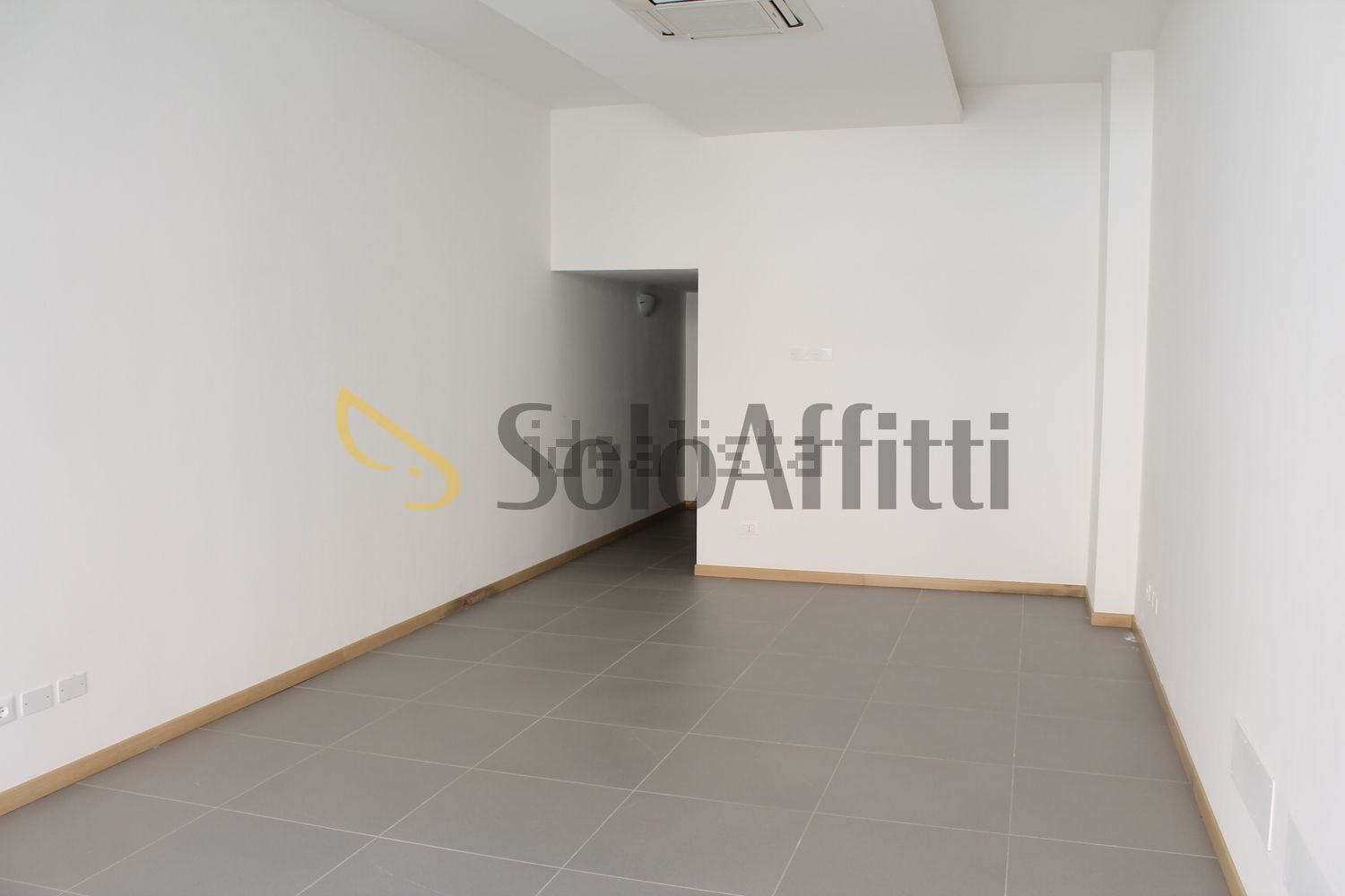 negozio in affitto a Forlì in zona Centro Storico