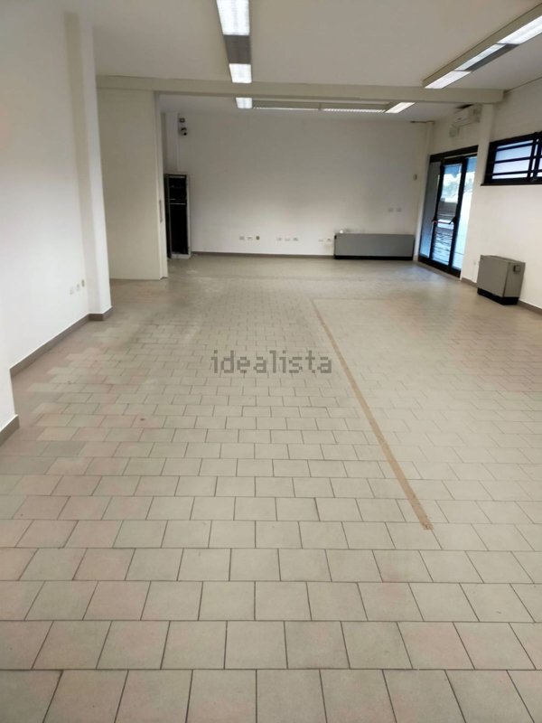 locale di sgombero in affitto a Forlì