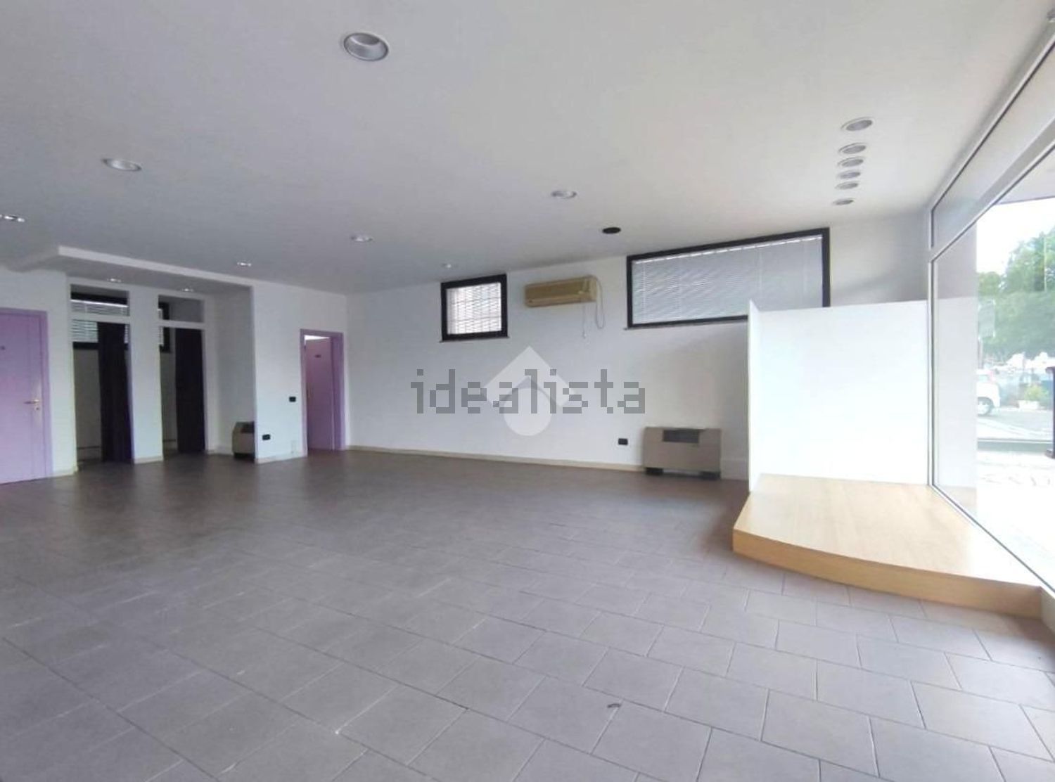 negozio in affitto a Forlì in zona Cava