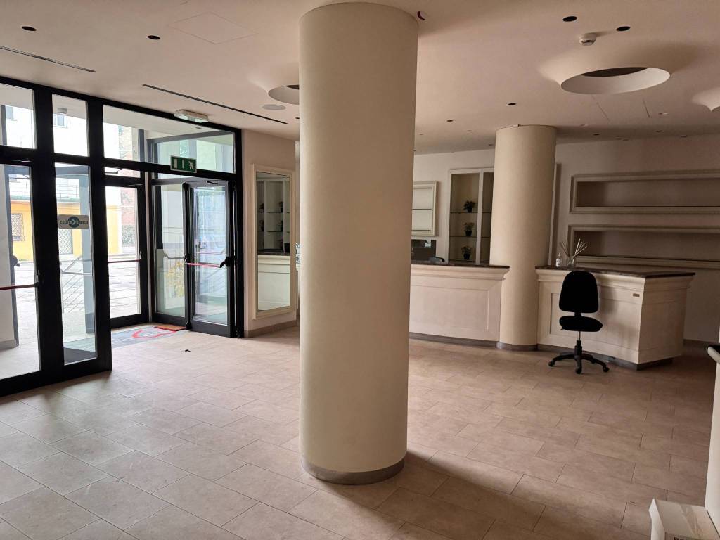 negozio in affitto a Forlì
