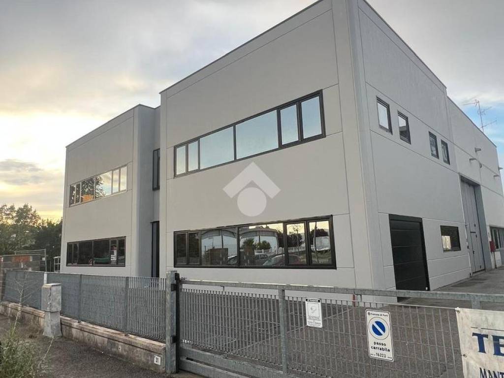 locale commerciale in affitto a Forlì in zona San Giorgio