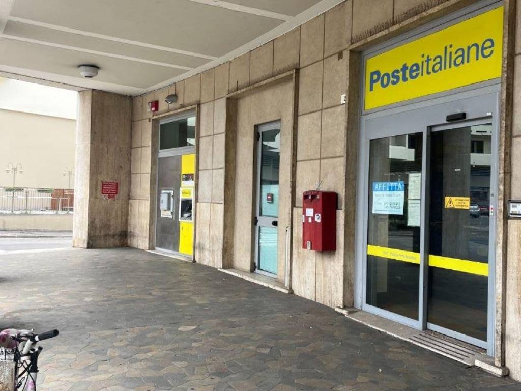 negozio in affitto a Forlì in zona Cà Ossi