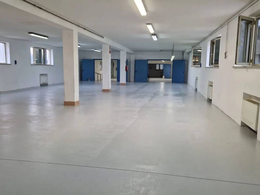 locale commerciale in affitto a Forlì in zona Vecchiazzano