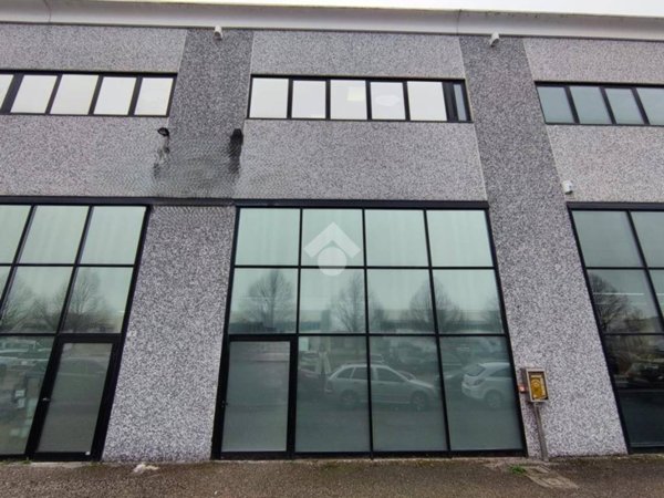 locale commerciale in affitto a Forlì in zona Pieve Acquedotto