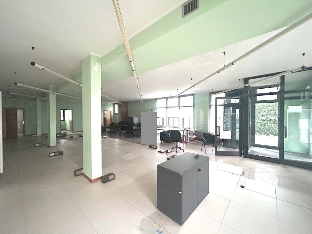 negozio in affitto a Forlì in zona Ronco