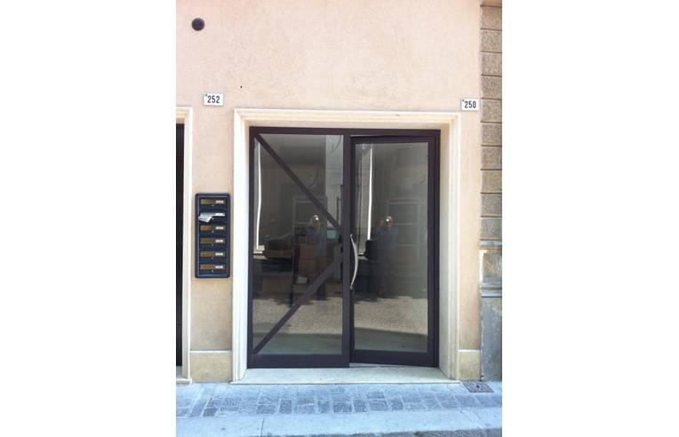 negozio in affitto a Forlì in zona Centro Storico