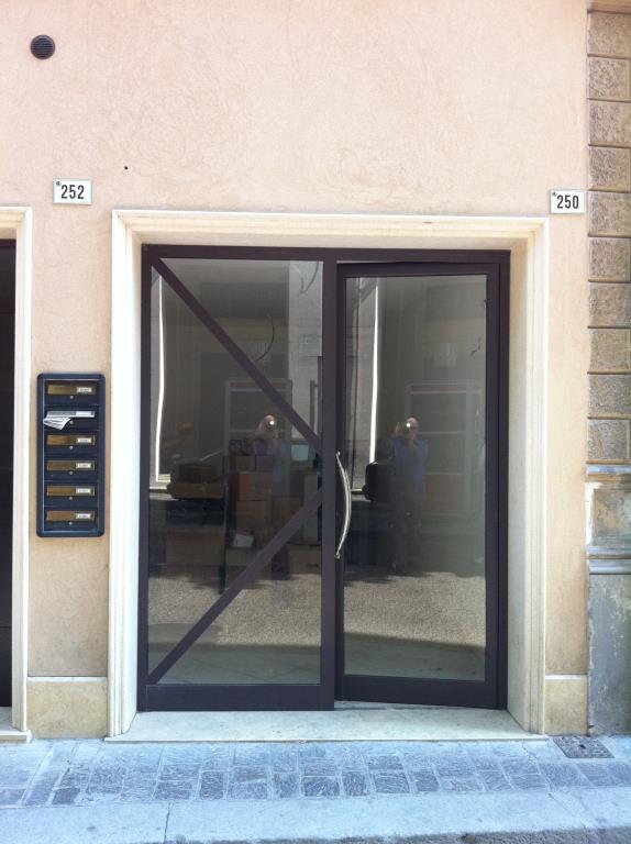 negozio in affitto a Forlì in zona Centro Storico