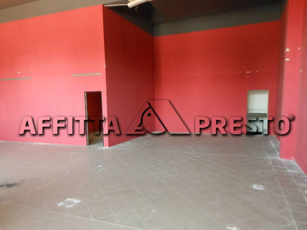 negozio in affitto a Forlì in zona Centro Storico