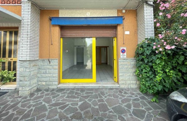 negozio in affitto a Forlì in zona Vecchiazzano