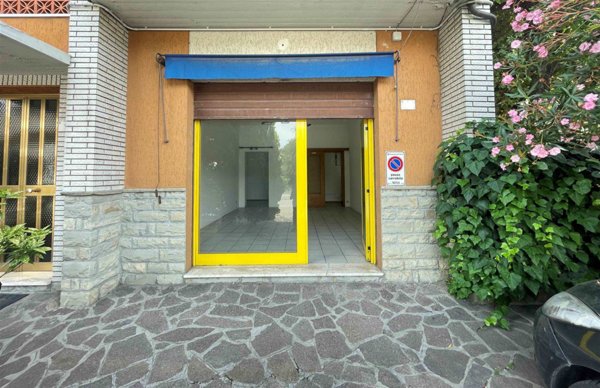 negozio in affitto a Forlì in zona Vecchiazzano
