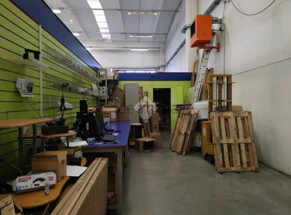 capannone in affitto a Forlì in zona Coriano