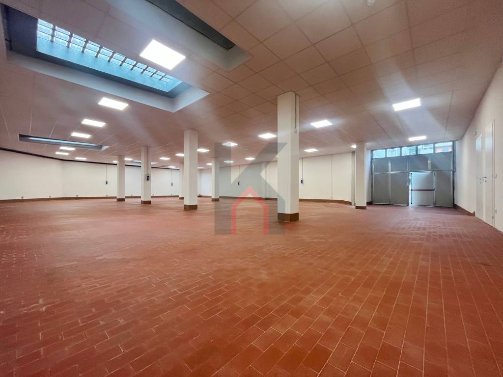 negozio in affitto a Forlì in zona Cava