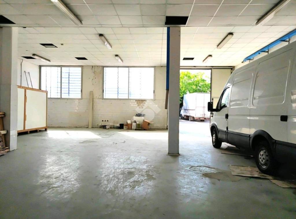 locale commerciale in affitto a Forlì in zona Centro Storico