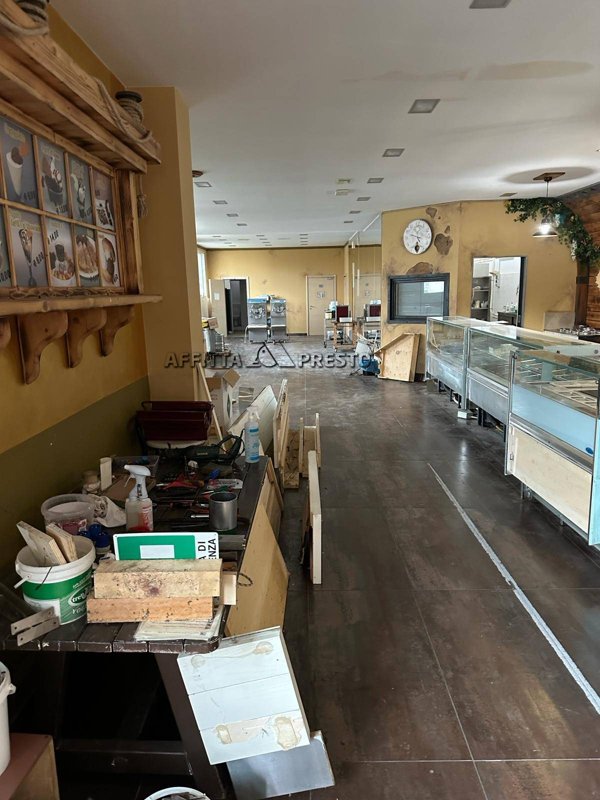 negozio in affitto a Forlì in zona San Benedetto