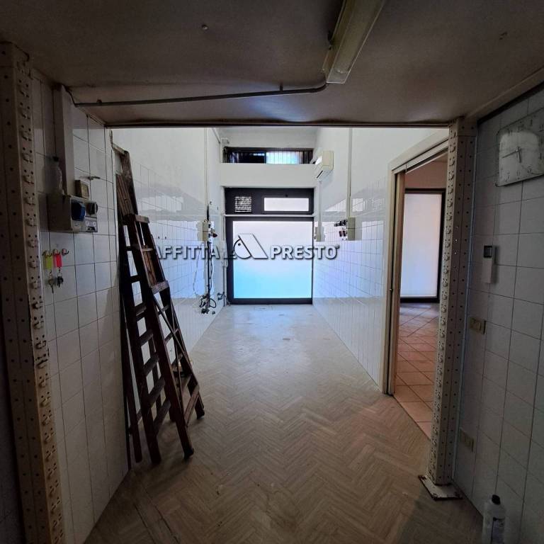 negozio in affitto a Forlì