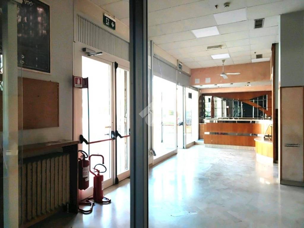 negozio in affitto a Forlì