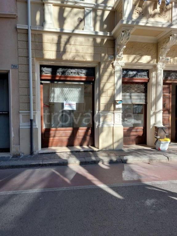 negozio in affitto a Forlì in zona Centro Storico