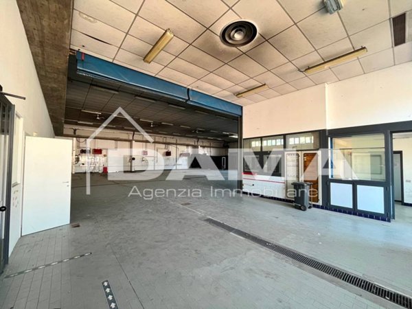 locale commerciale in affitto a Forlì in zona Musicisti / Grandi Italiani