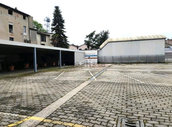 capannone in affitto a Forlì in zona Musicisti / Grandi Italiani