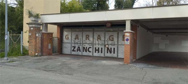 box auto in affitto a Forlì