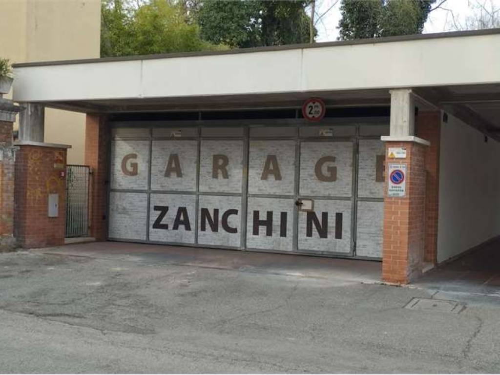 box auto in affitto a Forlì