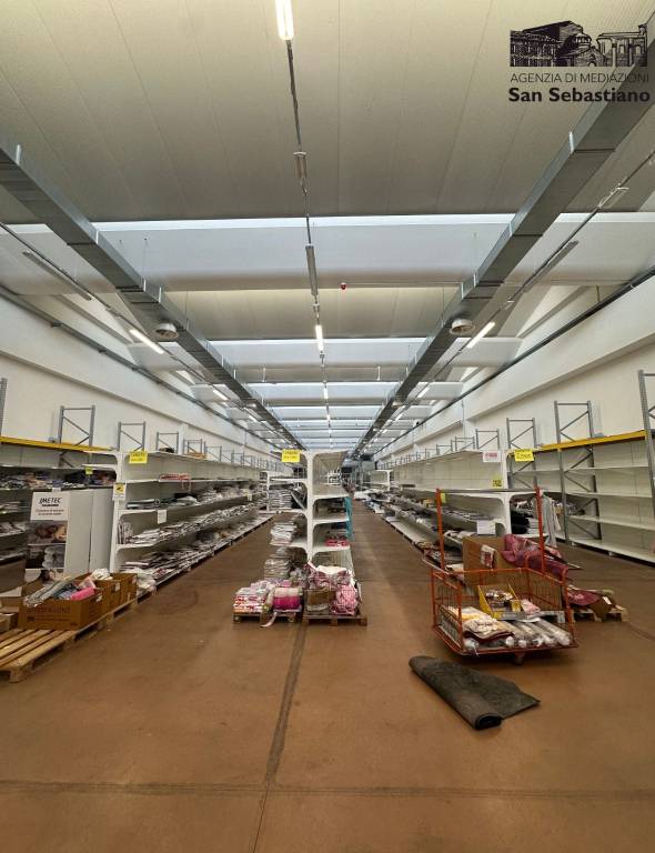 locale commerciale in affitto a Forlì in zona Pieve Acquedotto