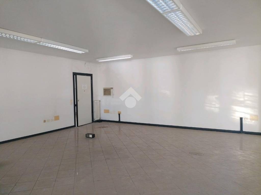 ufficio in affitto a Forlì in zona Ronco