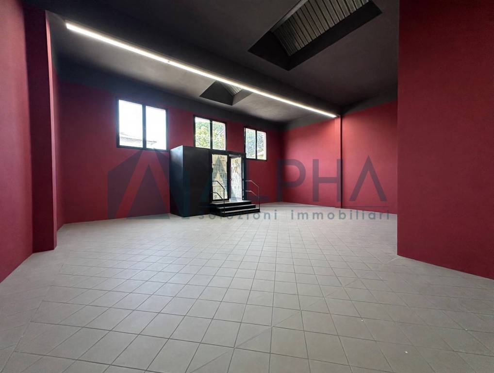 locale commerciale in affitto a Forlì