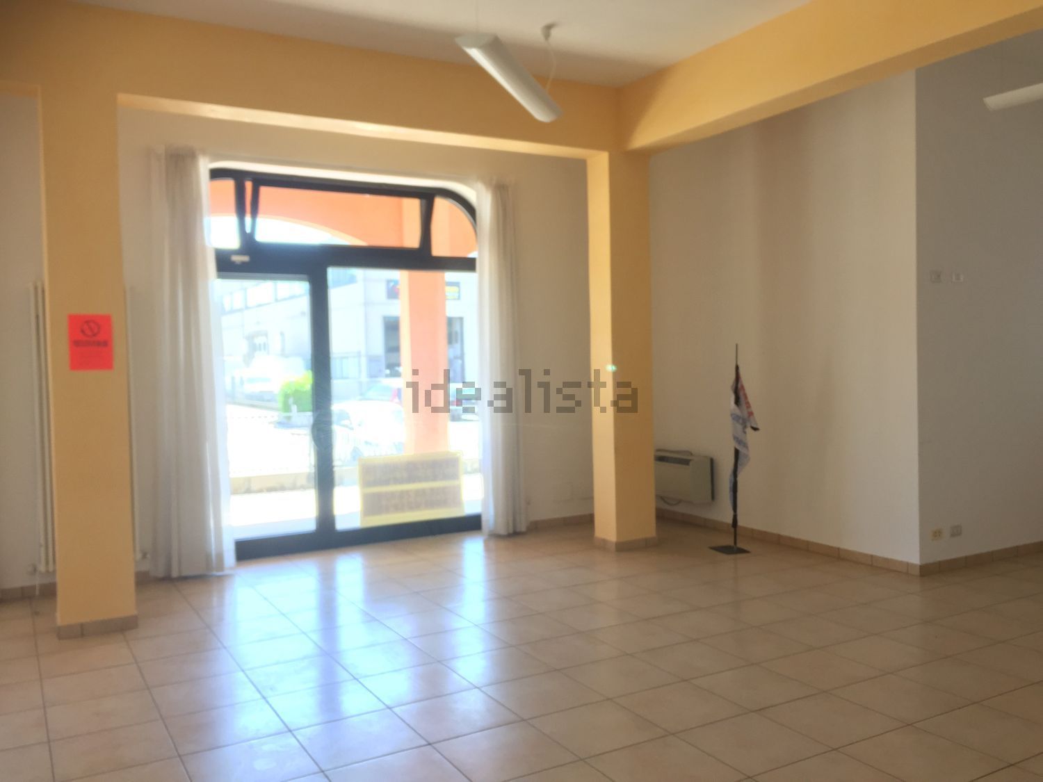 negozio in affitto a Longiano in zona Crocetta