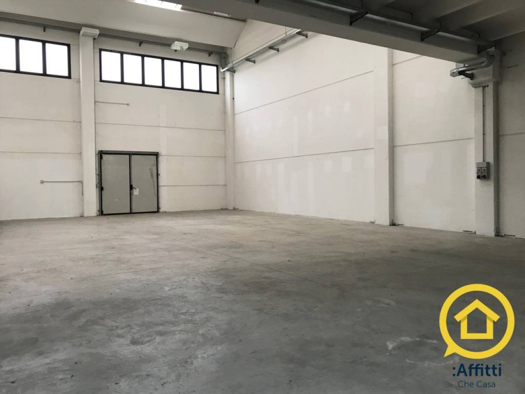 locale commerciale in affitto a Longiano in zona Crocetta