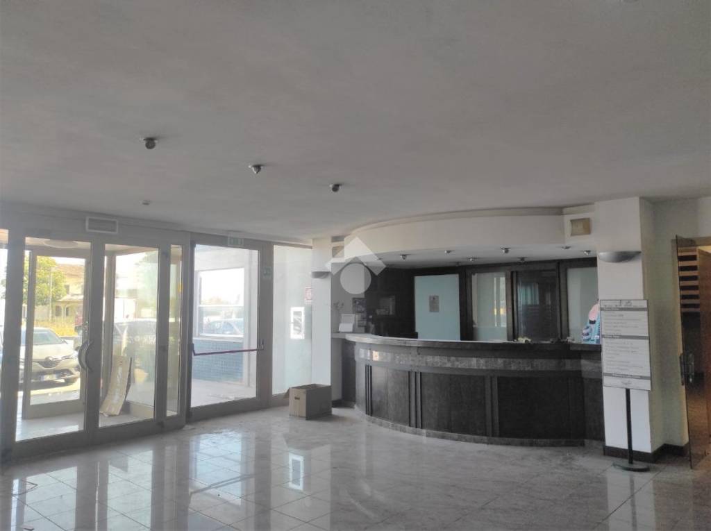 locale commerciale in affitto a Longiano in zona Budrio