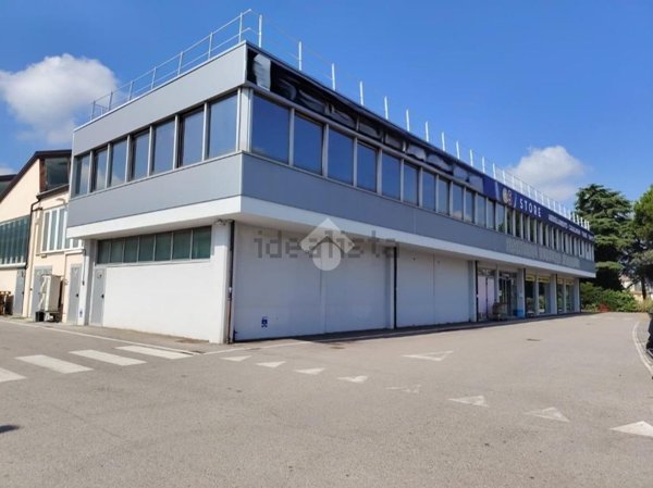 locale commerciale in affitto a Longiano in zona Ponte Ospedaletto