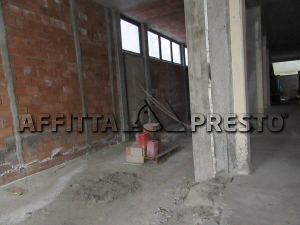 negozio in affitto a Meldola