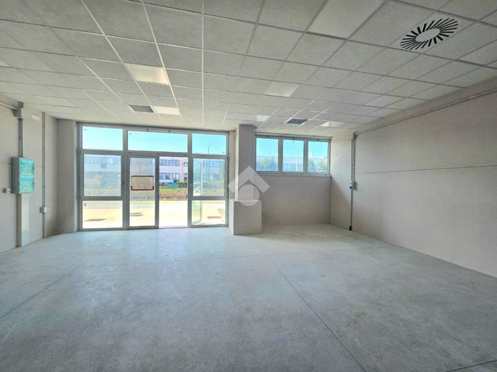 locale commerciale in affitto a San Mauro Pascoli