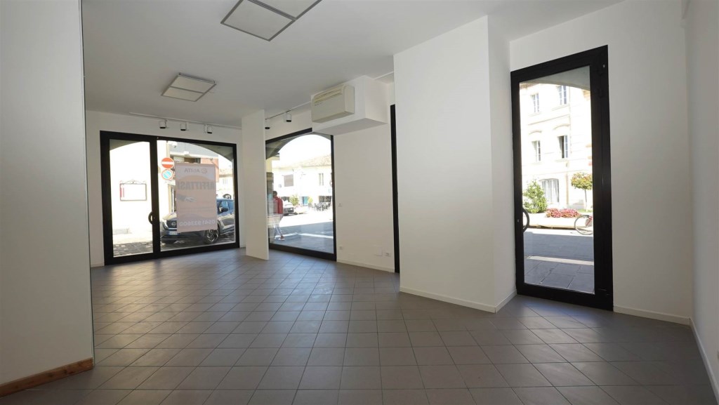 negozio in affitto a San Mauro Pascoli