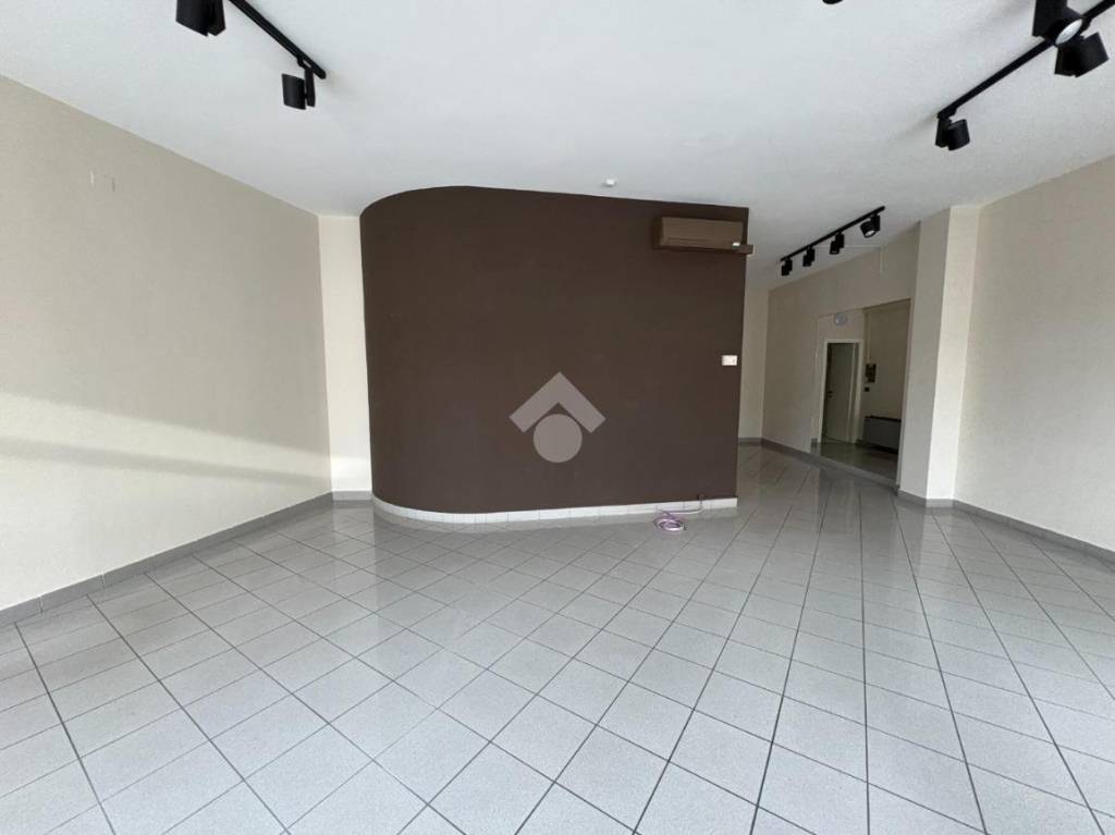 negozio in affitto a San Mauro Pascoli