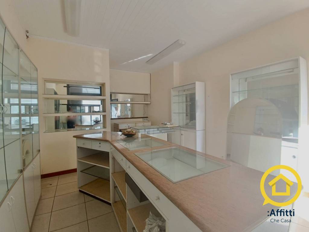 negozio in affitto a Savignano sul Rubicone