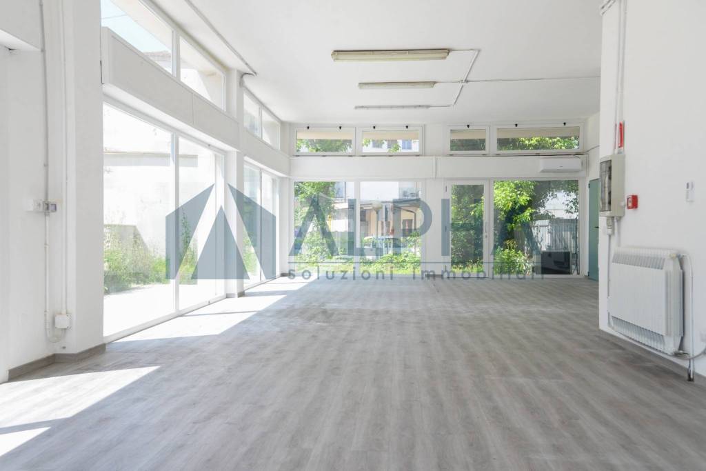 negozio in affitto a Savignano sul Rubicone