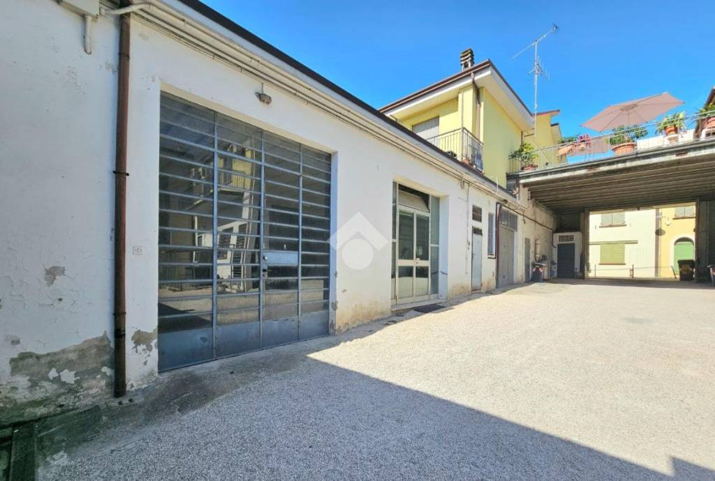 locale commerciale in affitto a Savignano sul Rubicone
