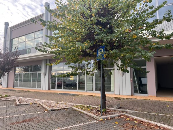 locale commerciale in affitto a Savignano sul Rubicone