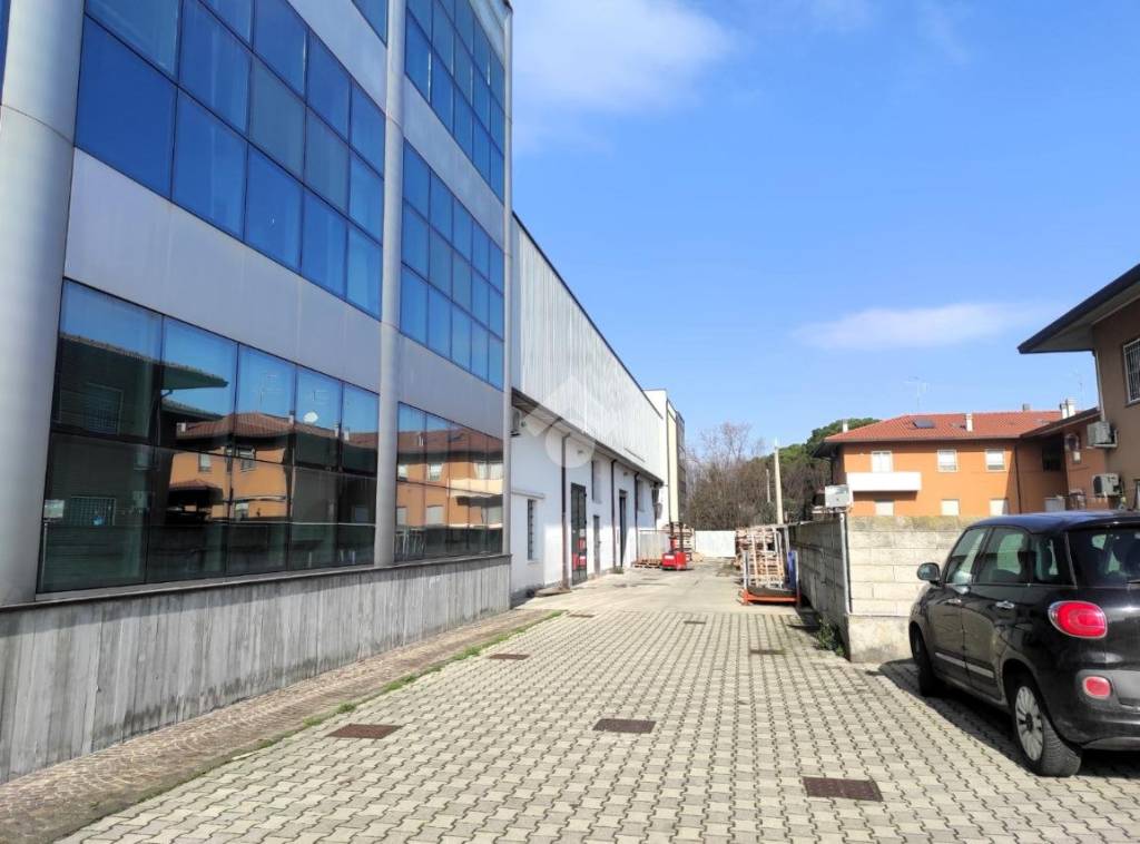 locale commerciale in affitto a Savignano sul Rubicone