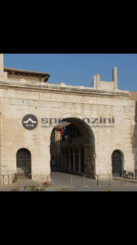 negozio in affitto a Fano