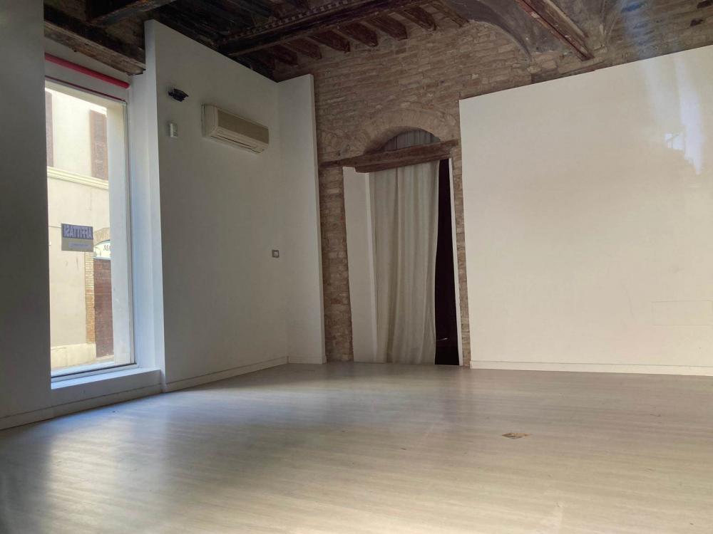 negozio in affitto a Fano