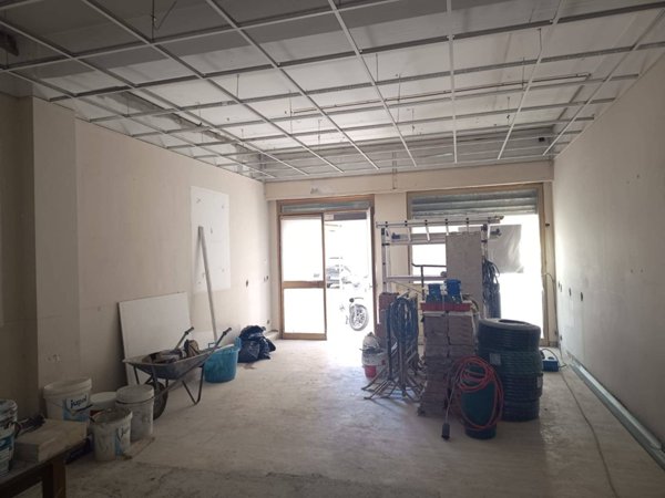 locale commerciale in affitto a Fano