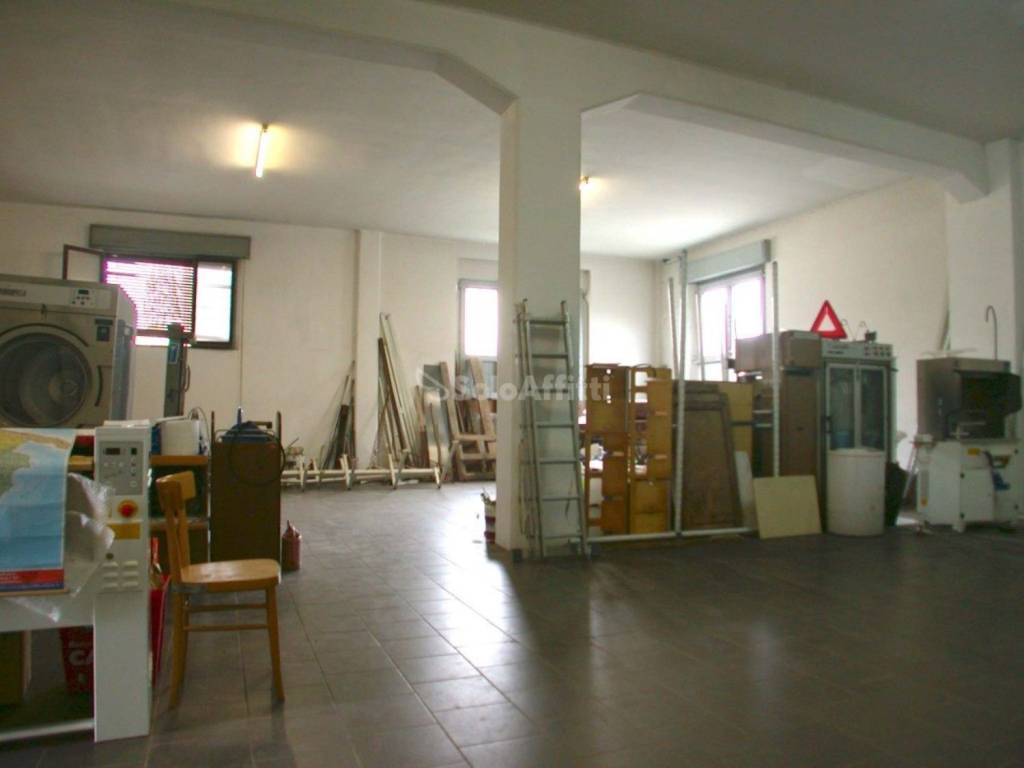 negozio in affitto a Fano