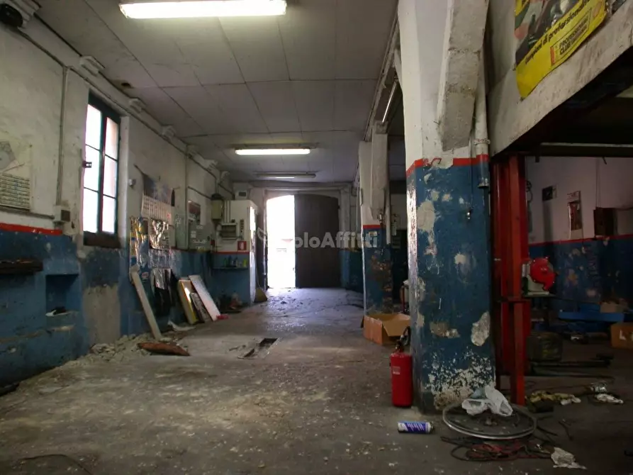 locale commerciale in affitto a Fano