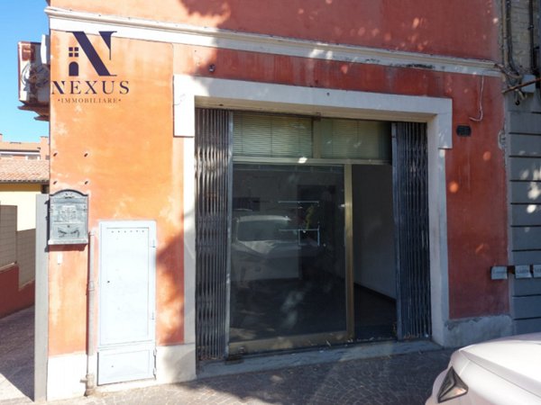 negozio in affitto a Fano