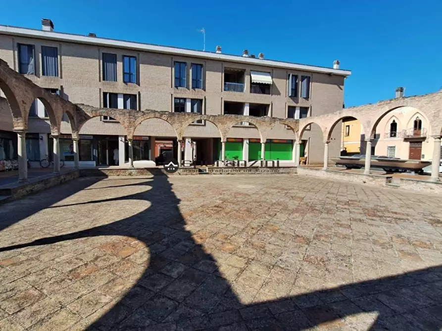 locale commerciale in affitto a Fano